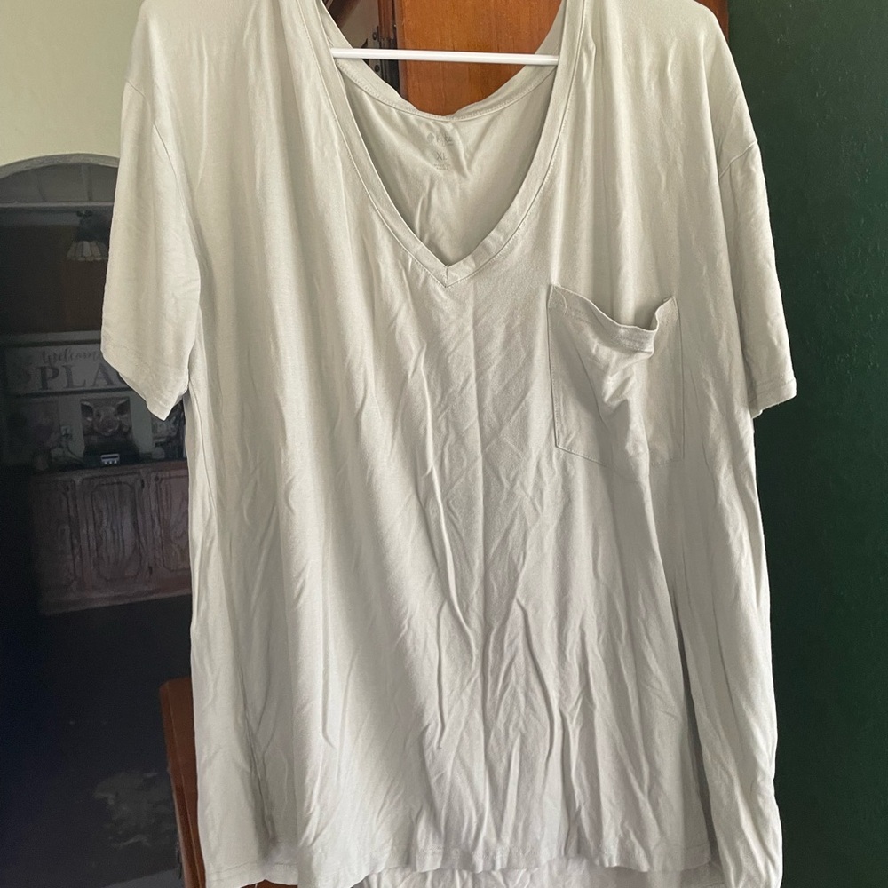 Kyte Baby V-Neck T-Shirt in Aloe